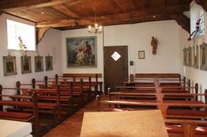 © Helga Osterloh Blick in das Kirchenschiff